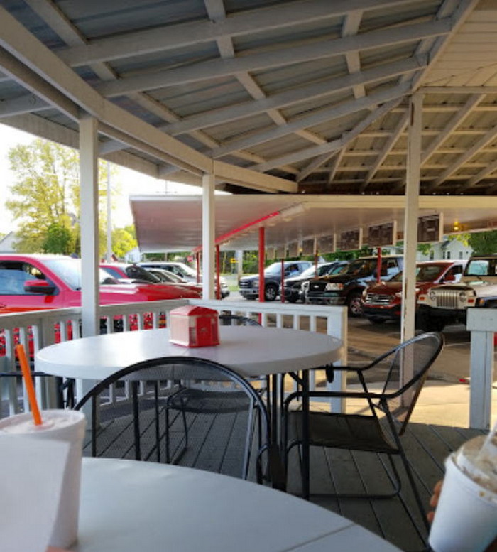 Hi-Lite Drive-In Restaurant - Photo From Web (newer photo)